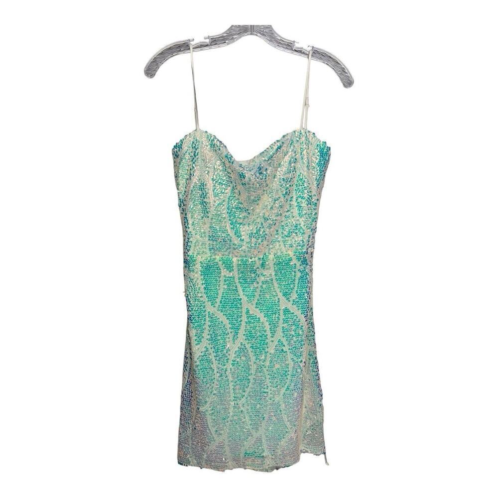 B. Darlin Sequin Lace-Up Back Bodycon Dress Iridescent 11/12